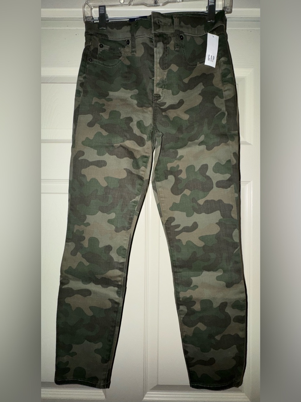 High rise, true skinny jeans, olive green camo, sz 26